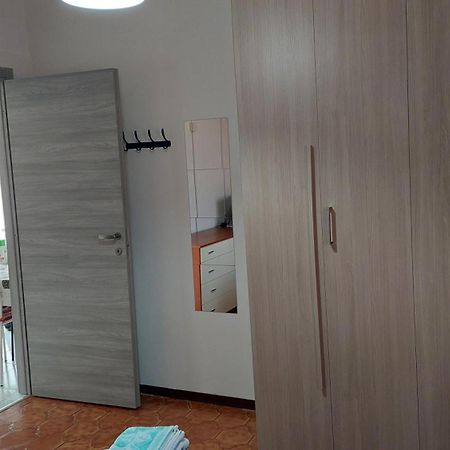 Affitti Brevi Ferrera Bilocale Ilenia 20 Minuti Da Rho Fiera E San Siro Apartment Bareggio Екстериор снимка